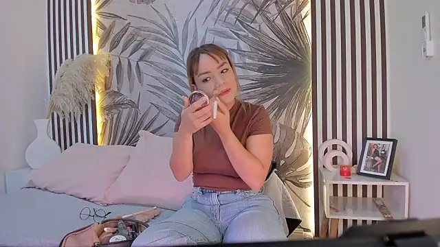 Samaantha-White online show from 12, 2, 2026