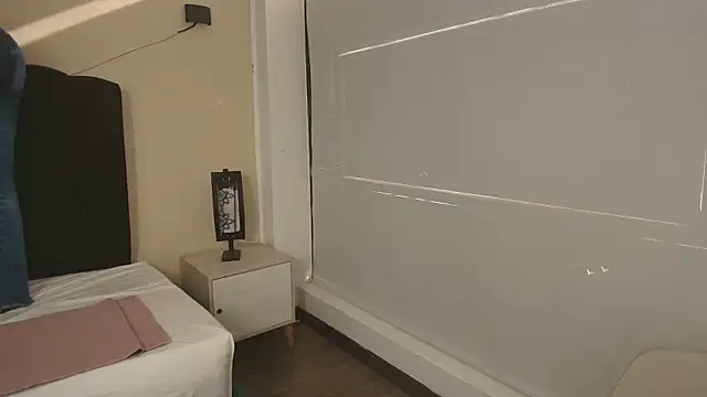 Snapshot of Ambarross chatting on 21, 9, 2025 Ambarross online show from 21, 9, 2025