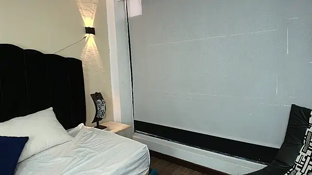 Snapshot of Ambarross chatting on 15, 10, 2025 Ambarross online show from 15, 10, 2025