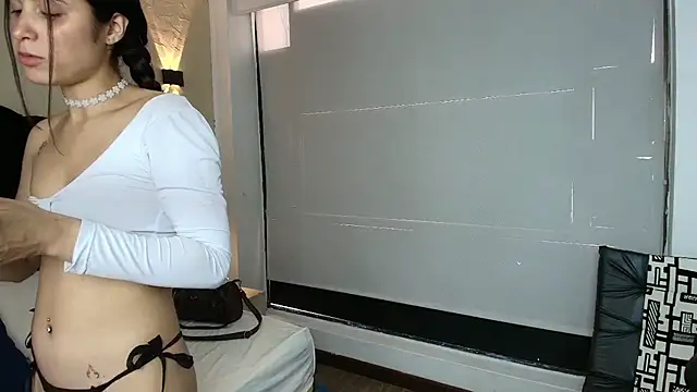 Snapshot of Ambarross chatting on 18, 10, 2025 Ambarross online show from 18, 10, 2025