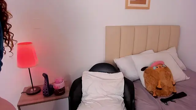 AngelPhoeniix  online show from 7, 1, 2025