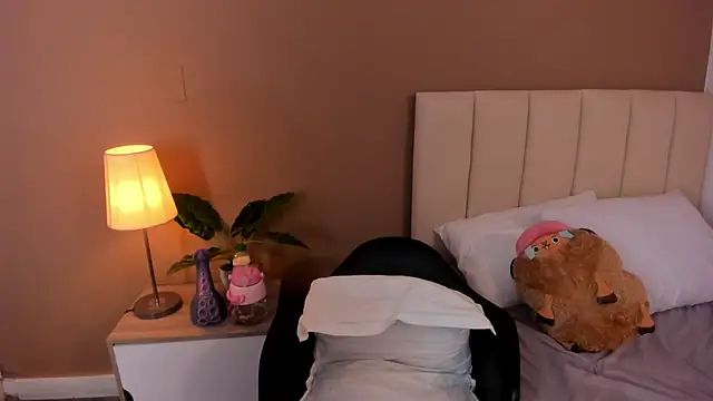 AngelPhoeniix  online show from 14, 1, 2025