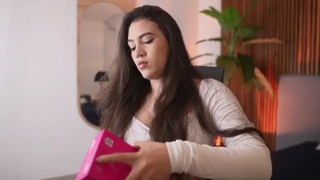 Amelia Rouse online show from 3, 10, 2025