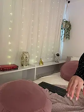 Amelia Rouse online show from 26, 6, 2026