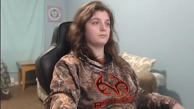 Snapshot of TreeJeanne chatting on 14, 12, 2024 TreeJeanne online show from 14, 12, 2024