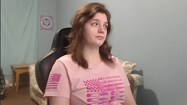 Snapshot of TreeJeanne chatting on 20, 12, 2024 TreeJeanne online show from 20, 12, 2024
