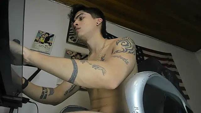 Snapshot of charlie_hotxxx chatting on 3, 5, 2026 charlie hotxxx online show from 3, 5, 2026