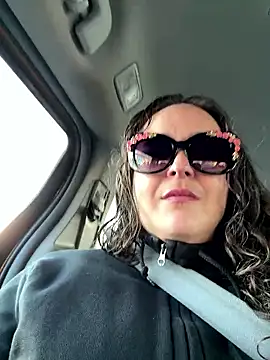 sylviahhh online show from 14, 4, 2026