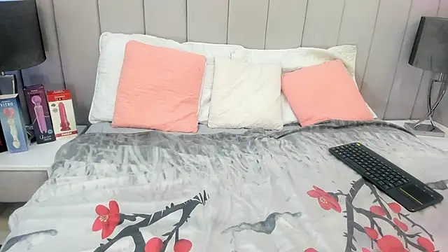 Snapshot of Kendaal_Doshi chatting on 26, 10, 2025 Kendaal Doshi online show from 26, 10, 2025