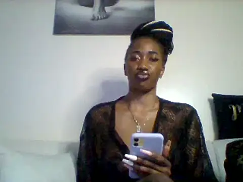 Queeen model online show from 25, 1, 2025