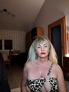 Snapshot of Tinuus chatting on 27, 9, 2025 Tinuus online show from 27, 9, 2025