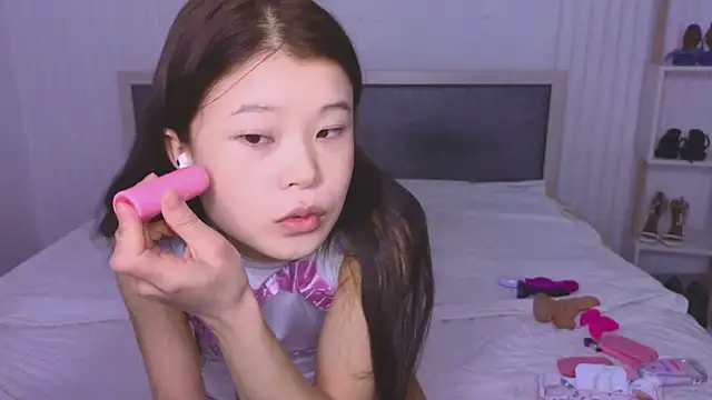 Tina Kim  online show from 22, 1, 2025