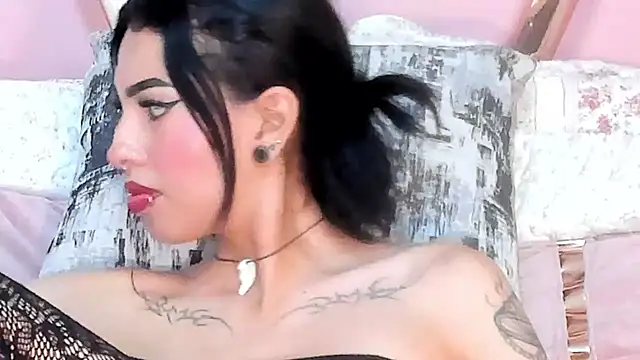 Eva Benely online show from 28, 12, 2024