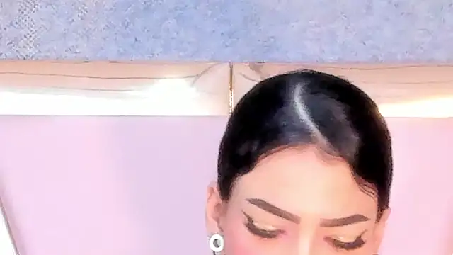 Eva Benely online show from 14, 1, 2025