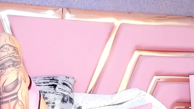 Eva Benely online show from 15, 1, 2025