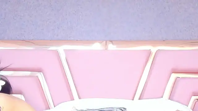 Eva Benely online show from 16, 1, 2025