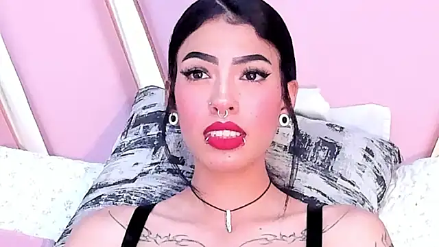 Eva Benely online show from 17, 1, 2025