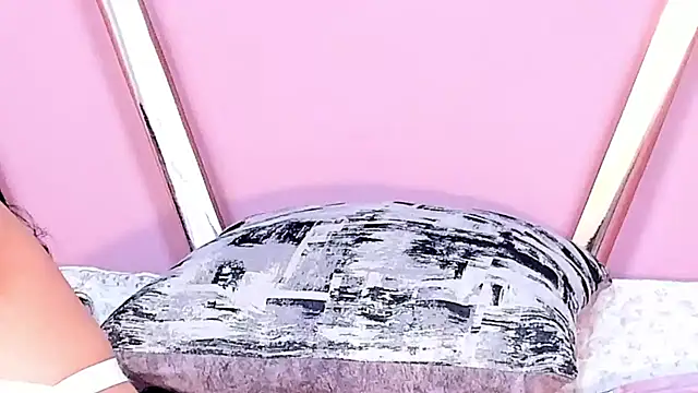 Eva Benely online show from 26, 1, 2025