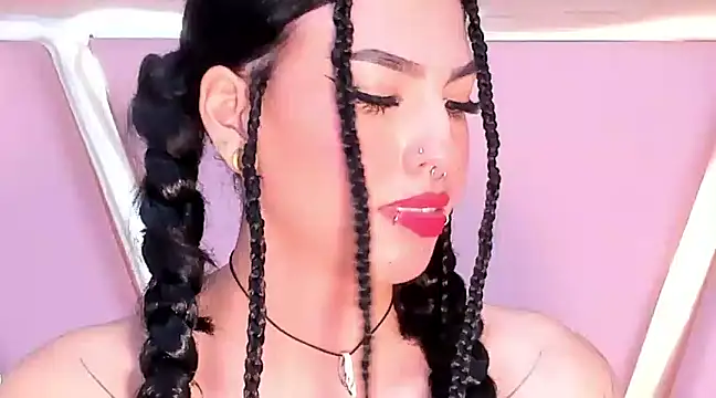 Eva Benely online show from 7, 3, 2025