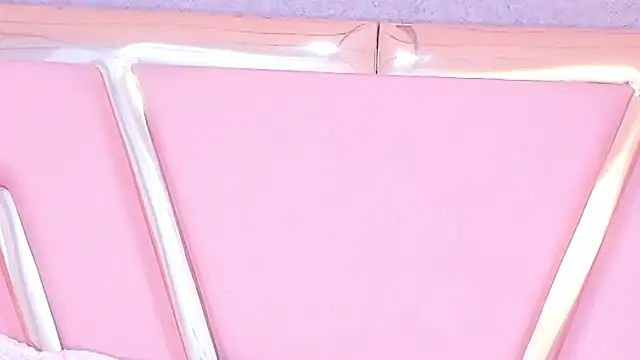 Eva Benely online show from 12, 3, 2025