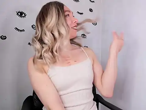 Snapshot of victoria_qq chatting on 11, 11, 2025 victoria qq online show from 11, 11, 2025