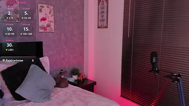 Snapshot of Nathaly-Lopez chatting on 31, 1, 2025 Nathaly-Lopez online show from 31, 1, 2025