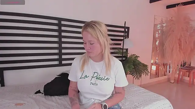 stefanny ruiz  online show from 18, 12, 2024