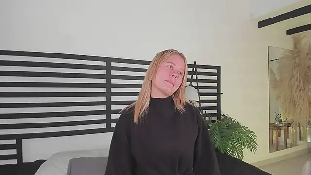 stefanny ruiz  online show from 18, 2, 2025