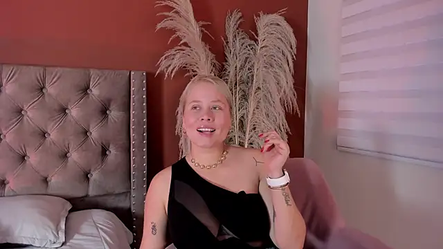 stefanny ruiz  online show from 9, 1, 2026