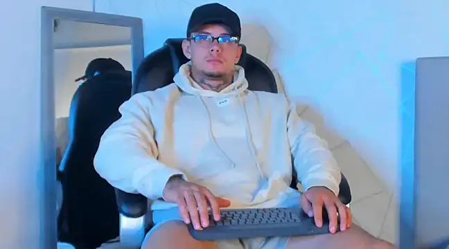 NoahhBrown online show from 18, 2, 2025