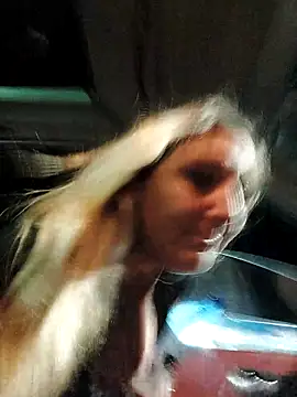 BecciDeluxe online show from 23, 9, 2025