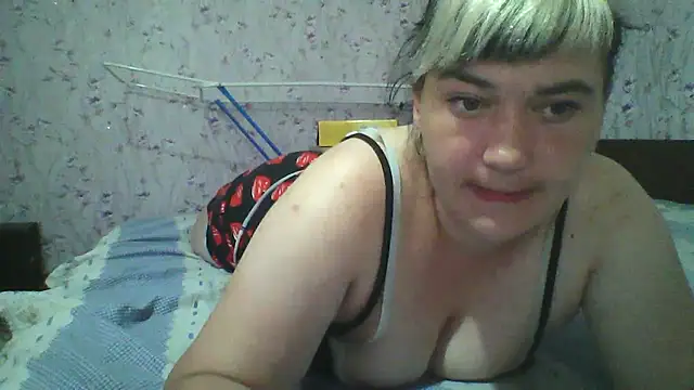 Snapshot of HollyLaBerry chatting on 1, 7, 2026 HollyLaBerry online show from 1, 7, 2026