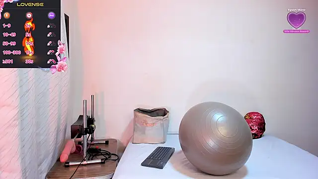 Snapshot of cleopatraa chatting on 13, 11, 2025 cleopatraa online show from 13, 11, 2025