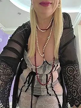 Snapshot of HotJanet chatting on 16, 11, 2025 HotJanet online show from 16, 11, 2025