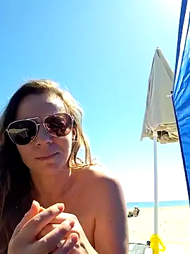 Snapshot of Maryli-O chatting on 8, 4, 2026 Maryli-O online show from 8, 4, 2026