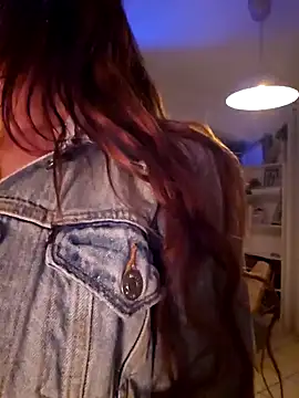 Snapshot of Luna_Kitanna chatting on 15, 12, 2024 Luna Kitanna online show from 15, 12, 2024