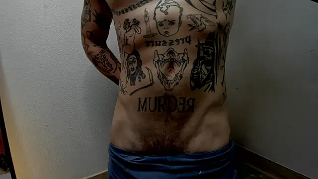 Snapshot of layneinchains chatting on 8, 10, 2025 layneinchains online show from 8, 10, 2025