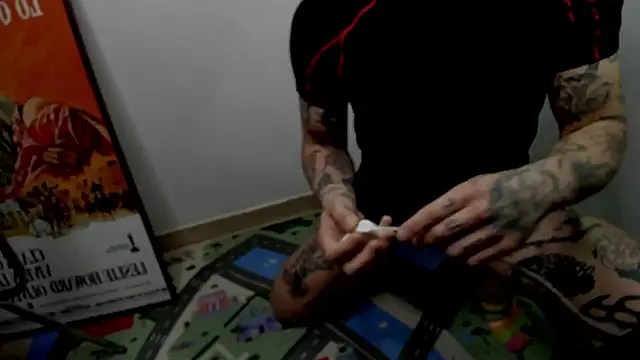 Snapshot of layneinchains chatting on 10, 10, 2025 layneinchains online show from 10, 10, 2025