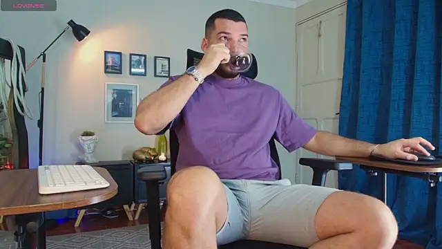 Snapshot of HenryBenso chatting on 15, 4, 2026 HenryBenso online show from 15, 4, 2026