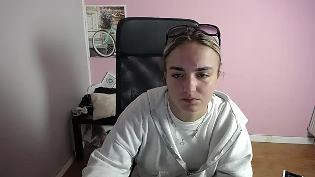 viktoria lovely online show from 21, 7, 2026