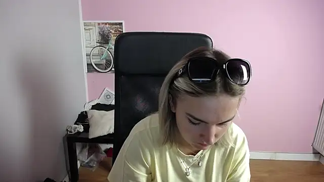 viktoria lovely online show from 22, 7, 2026