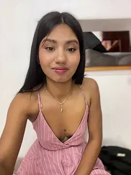 Snapshot of DafAndApolo chatting on 5, 1, 2025 DafAndApolo online show from 5, 1, 2025