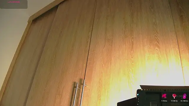 aidaadams online show from 18, 10, 2025