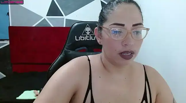 Snapshot of natashasmithe chatting on 3, 12, 2024 natashasmithe online show from 3, 12, 2024