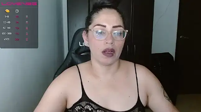 Snapshot of natashasmithe chatting on 19, 12, 2024 natashasmithe online show from 19, 12, 2024