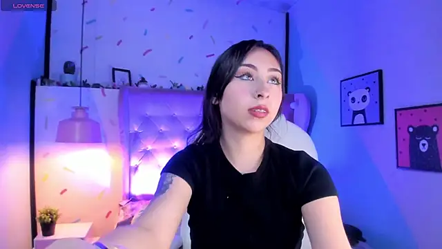 Snapshot of _cloe_martinez chatting on 4, 3, 2025 cloe martinez online show from 4, 3, 2025