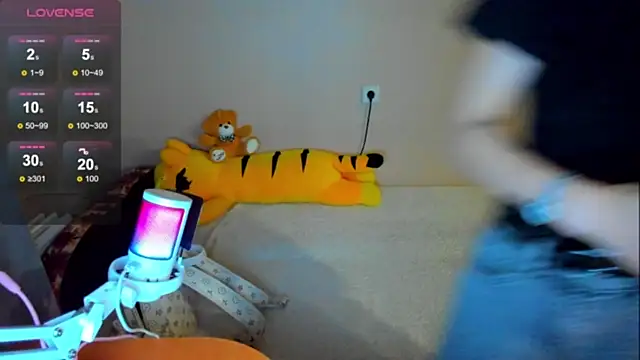 SaraXray online show from 6, 11, 2025