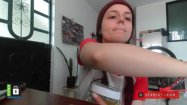 Scarletleon77 online show from 6, 10, 2025