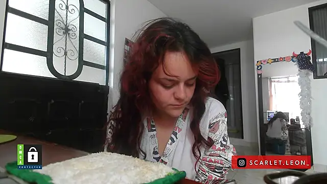 Snapshot of Scarletleon77 chatting on 29, 10, 2025 Scarletleon77 online show from 29, 10, 2025