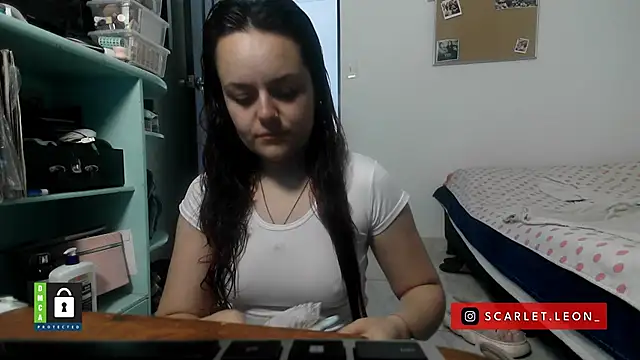 Snapshot of Scarletleon77 chatting on 12, 11, 2025 Scarletleon77 online show from 12, 11, 2025